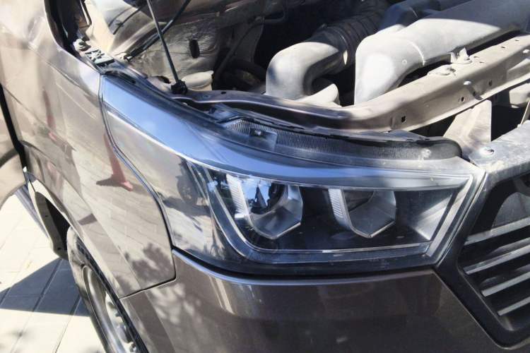 Used Foton Scenic G5 2021 2.0L Gasoline Commercial Version 6-Seater Multi-Purpose Passenger Vehicle 1TZS Right Front Headlight
