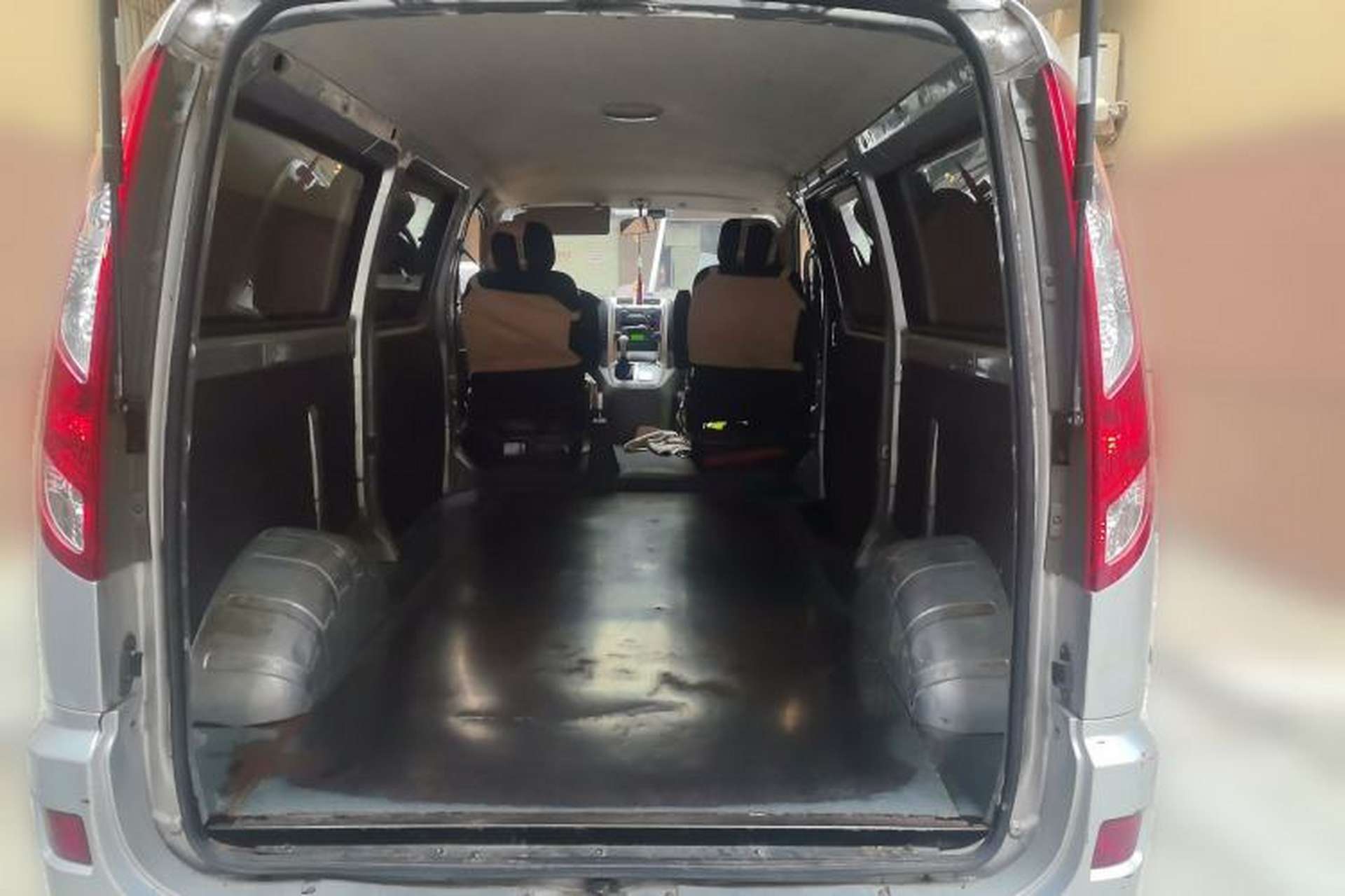 Used Foton Scenic G5 2021 2.0L Gasoline Commercial Version 6-Seater Multi-Purpose Passenger Vehicle 1TZS Trunk