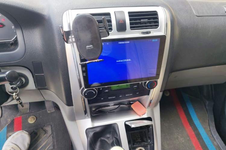 Used Foton Scenic G5 2021 2.0L Gasoline Commercial Version 6-Seater Multi-Purpose Passenger Vehicle 1TZS Audio And AC Panel