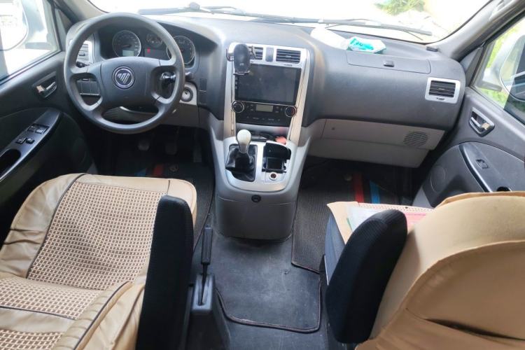 Used Foton Scenic G5 2021 2.0L Gasoline Commercial Version 6-Seater Multi-Purpose Passenger Vehicle 1TZS Center Console