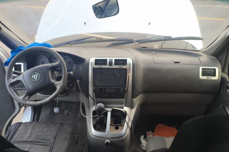 Used Foton Scenic G5 2021 2.0L Gasoline Commercial Version 6-Seater Multi-Purpose Passenger Vehicle 1TZS Center Console