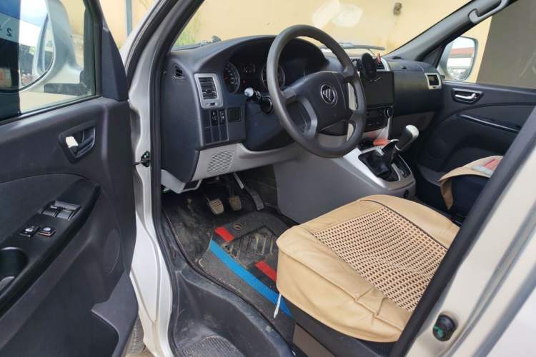 Used Foton Scenic G5 2021 2.0L Gasoline Commercial Version 6-Seater Multi-Purpose Passenger Vehicle 1TZS Driver Seat
