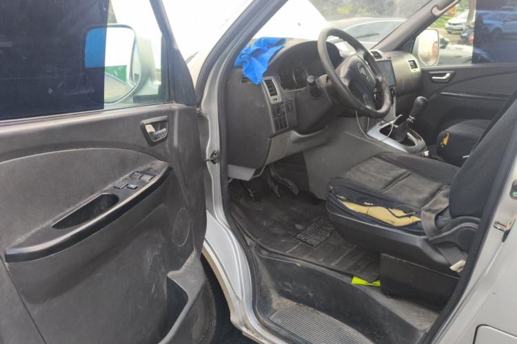 Used Foton Scenic G5 2021 2.0L Gasoline Commercial Version 6-Seater Multi-Purpose Passenger Vehicle 1TZS Driver Seat