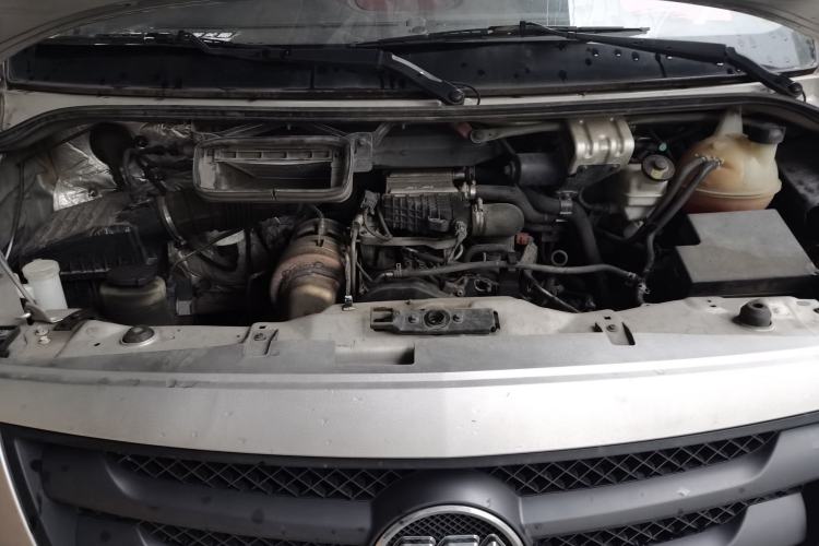 Used Foton Scenic G5 2021 2.0T Diesel Commercial Version 7-Seater Multi-Purpose Passenger Vehicle 4F20TC3 Engine Bay