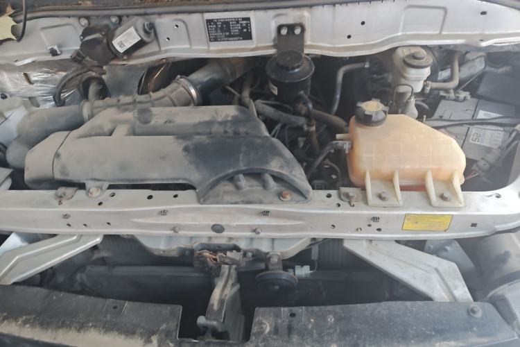 Used Foton Scenic G5 2021 2.0L Gasoline Commercial Version 6-Seater Multi-Purpose Passenger Vehicle 1TZS Engine Bay