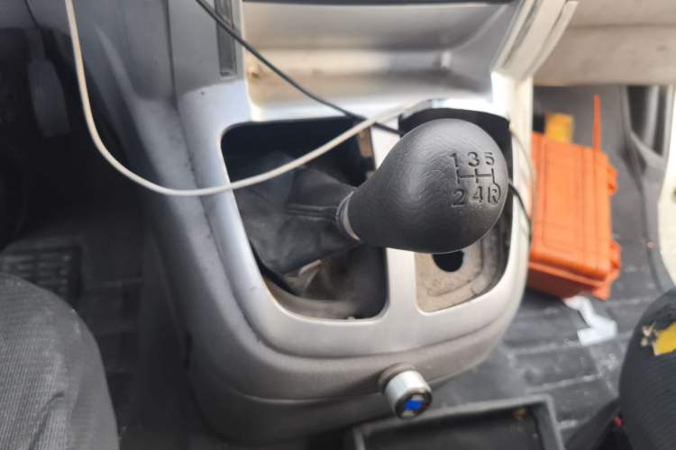 Used Foton Scenic G5 2021 2.0L Gasoline Commercial Version 6-Seater Multi-Purpose Passenger Vehicle 1TZS Gear Lever