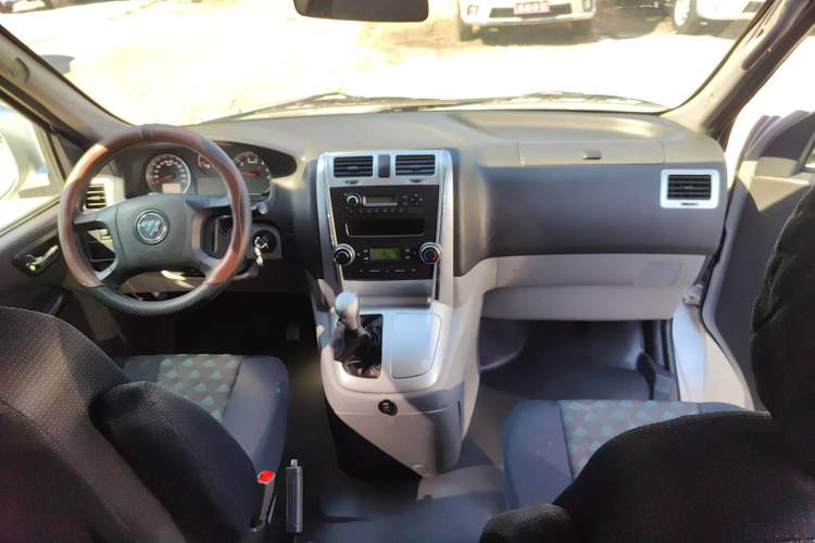 Used Foton Scenic G5 2021 2.0L Gasoline Commercial Version 6-Seater Multi-Purpose Passenger Vehicle 1TZS Interior 3