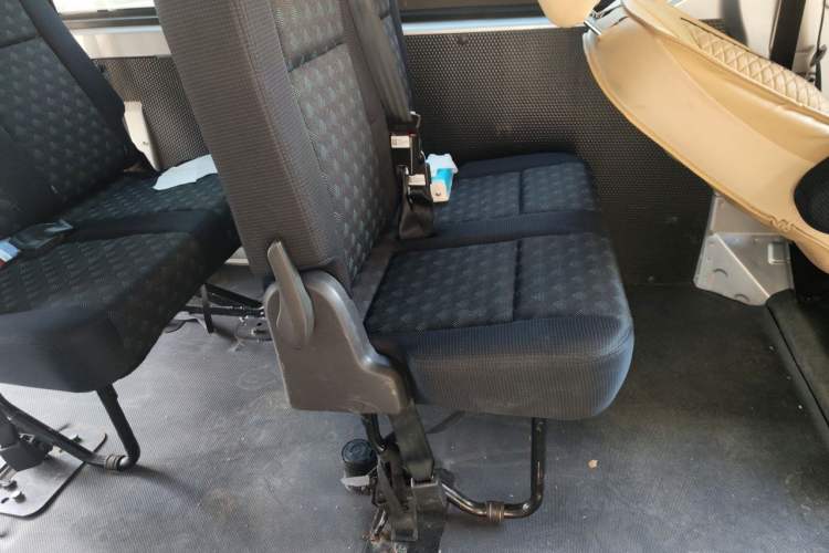 Used Foton Scenic G5 2021 2.0L Gasoline Commercial Version 6-Seater Multi-Purpose Passenger Vehicle 1TZS Left Rear Seat