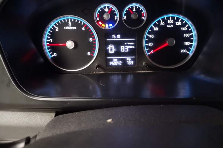 Used Foton Scenic G5 2021 2.0T Diesel Commercial Version 7-Seater Multi-Purpose Passenger Vehicle 4F20TC3 Odometer Close Up
