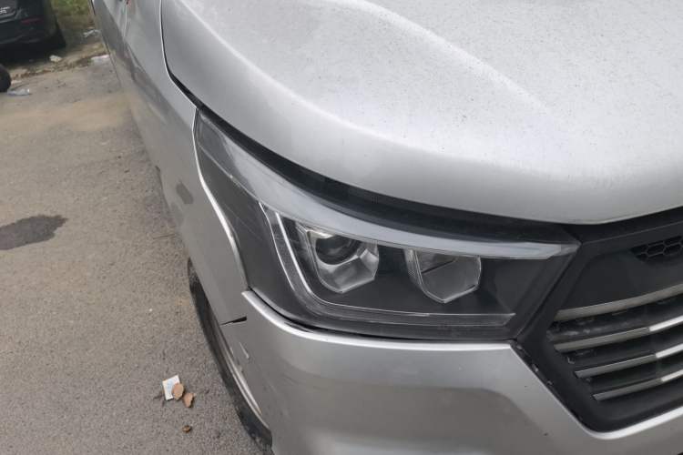 Used Foton Scenic G5 2021 2.0T Diesel Commercial Version 6-Seater Multi-Purpose Passenger Vehicle 4F20TC3 Right Front Headlight