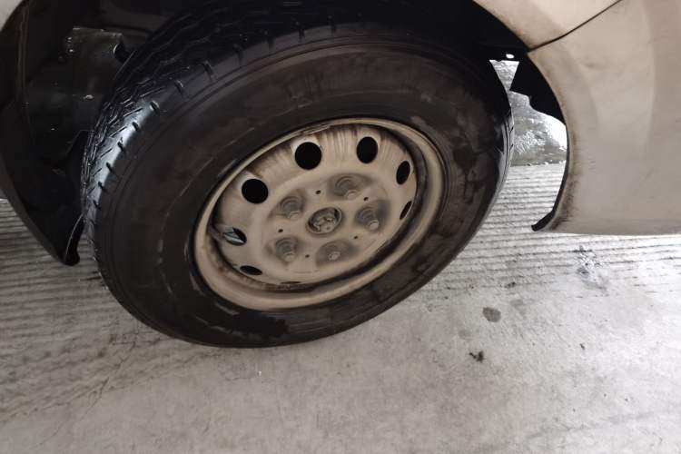 Used Foton Scenic G5 2021 2.0T Diesel Commercial Version 7-Seater Multi-Purpose Passenger Vehicle 4F20TC3 Right Front Wheel Hub