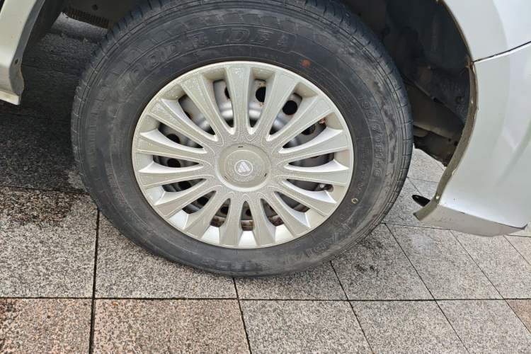 Used Foton Scenic G5 2021 2.0L Gasoline Commercial Version 6-Seater Multi-Purpose Passenger Vehicle 1TZS Right Front Wheel Hub