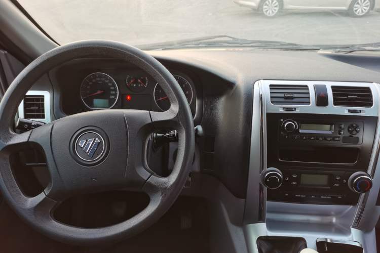 Used Foton Scenic G5 2022 2.0L Gasoline Commercial Version Open-Window 5/6-Seater 1TZS Audio And AC Panel