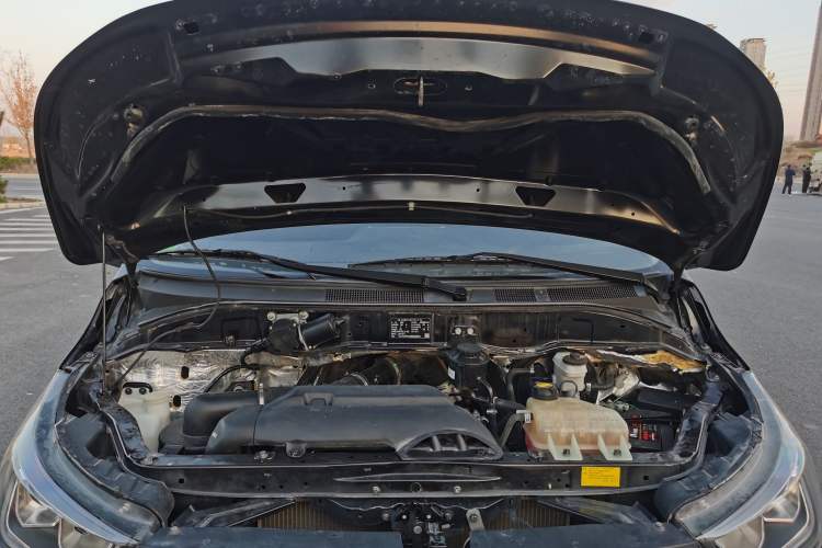 Used Foton Scenic G5 2022 2.0L Gasoline Commercial Version Open-Window 5/6-Seater 1TZS Engine Bay