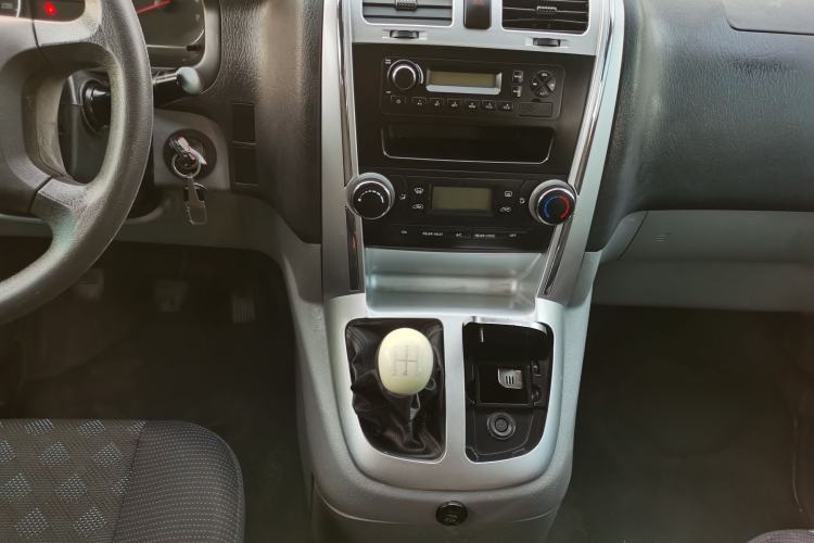 Used Foton Scenic G5 2022 2.0L Gasoline Commercial Version Open-Window 5/6-Seater 1TZS Gear Lever