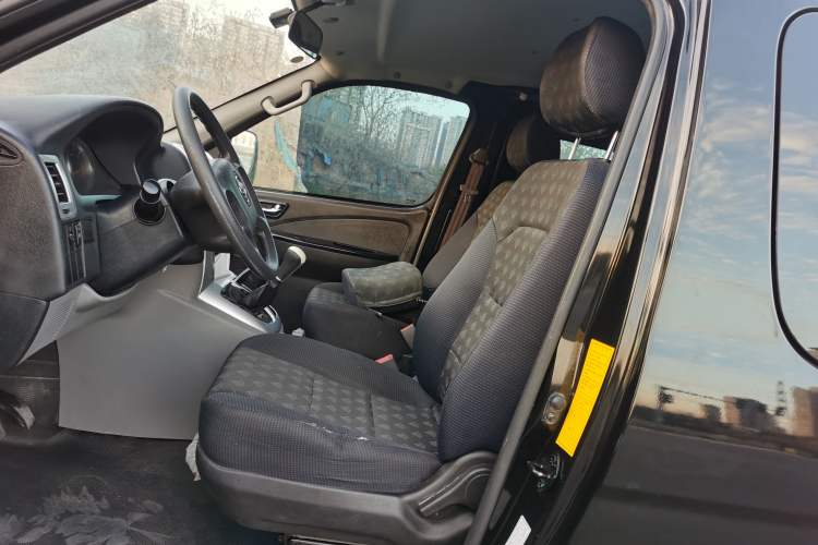 Used Foton Scenic G5 2022 2.0L Gasoline Commercial Version Open-Window 5/6-Seater 1TZS Left Front Seat
