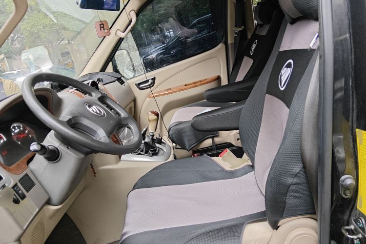 Used Foton Scenic G5 2022 2.0L Gasoline Commercial & Travel Version Passenger Van 7/9 Seats Model 1TZS Left Front Seat