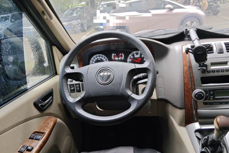 Used Foton Scenic G5 2022 2.0L Gasoline Commercial & Travel Version Passenger Van 7/9 Seats Model 1TZS Steering Wheel
