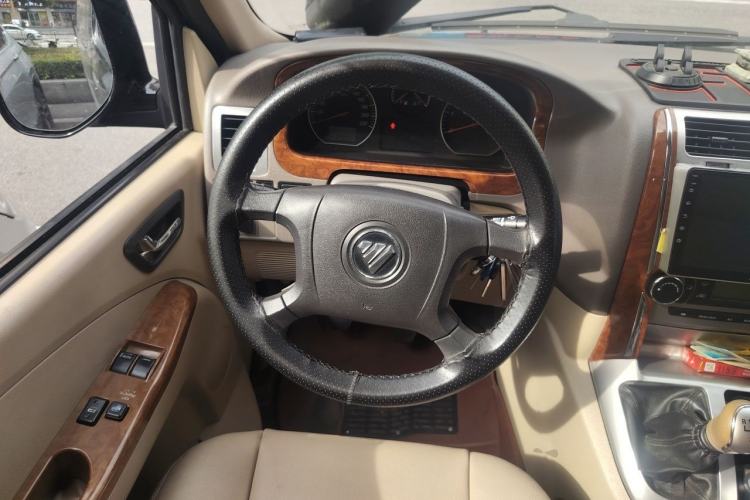 Used Foton Scenic G5 2022 2.0T Diesel Business & Travel Van 7/9 Seats 4F20TC3 Steering Wheel