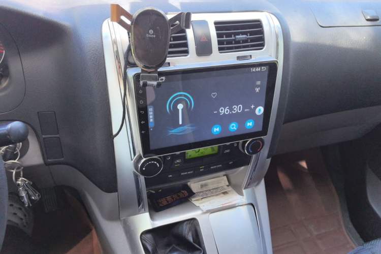 Used Foton Scenic G5 2022 2.0L Gasoline Commercial Version Open-Window 5/6-Seater 1TZS Audio And AC Panel