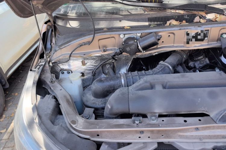 Used Foton Scenic G5 2022 2.0L Gasoline Commercial Version Open-Window 5/6-Seater 1TZS Engine Bay Right