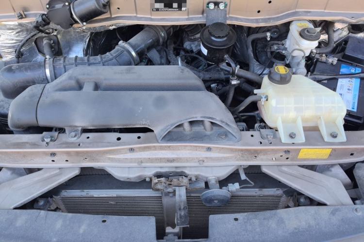 Used Foton Scenic G5 2022 2.0L Gasoline Commercial Version Open-Window 5/6-Seater 1TZS Engine Bay