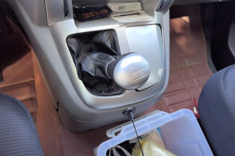 Used Foton Scenic G5 2022 2.0L Gasoline Commercial Version Open-Window 5/6-Seater 1TZS Gear Lever