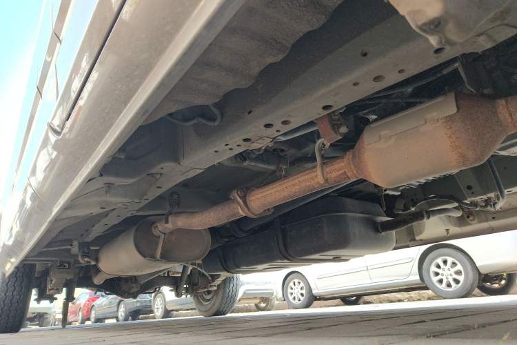 Used Foton Scenic G5 2022 2.0L Gasoline Commercial Version Open-Window 10-Seater 1TZS Chassis Front Right