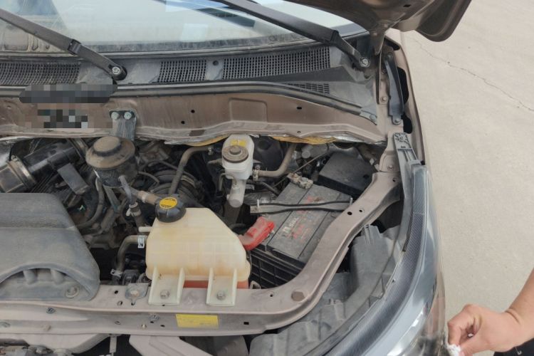 Used Foton Scenic G5 2022 2.0L Gasoline Commercial Version Open-Window 5/6-Seater 1TZS Engine Bay Left