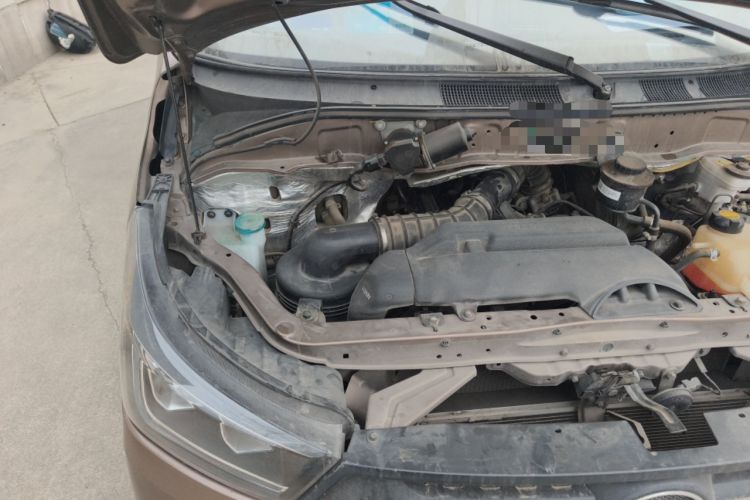 Used Foton Scenic G5 2022 2.0L Gasoline Commercial Version Open-Window 5/6-Seater 1TZS Engine Bay Right