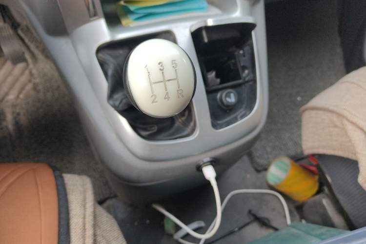 Used Foton Scenic G5 2022 2.0L Gasoline Commercial Version Open-Window 5/6-Seater 1TZS Gear Lever