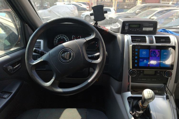 Used Foton Scenic G5 2022 2.0L Gasoline Commercial Version Open-Window 10-Seater 1TZS Steering Wheel