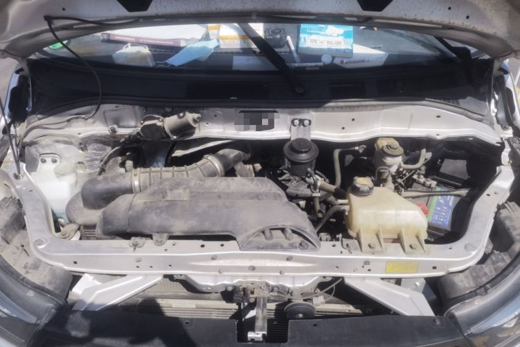 Used Foton Scenic G5 2022 2.0L Gasoline Commercial Version Open-Window 5/6-Seater 1TZS Engine Bay