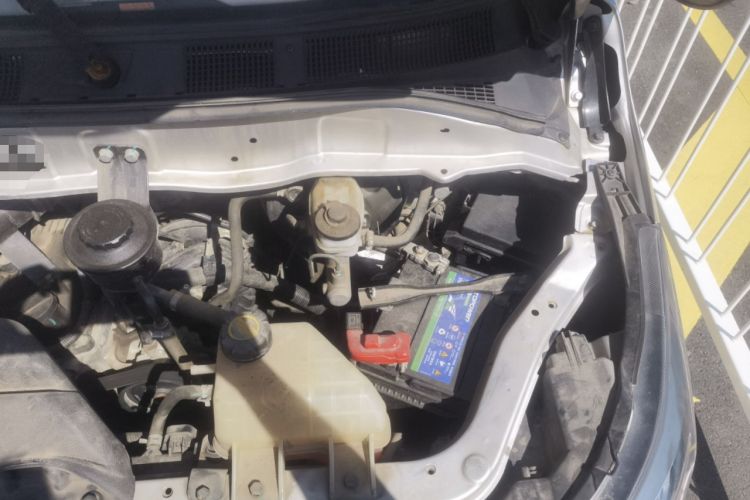 Used Foton Scenic G5 2022 2.0L Gasoline Commercial Version Open-Window 5/6-Seater 1TZS Engine Bay Left