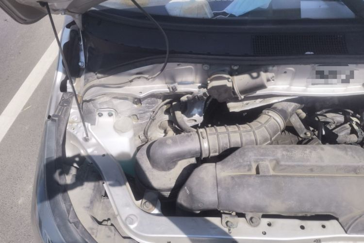 Used Foton Scenic G5 2022 2.0L Gasoline Commercial Version Open-Window 5/6-Seater 1TZS Engine Bay Right