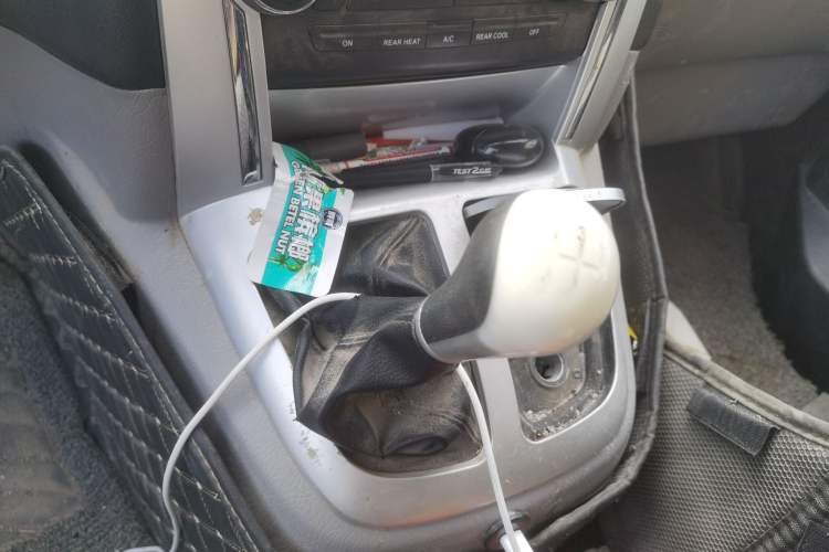 Used Foton Scenic G5 2022 2.0L Gasoline Commercial Version Open-Window 5/6-Seater 1TZS Gear Lever