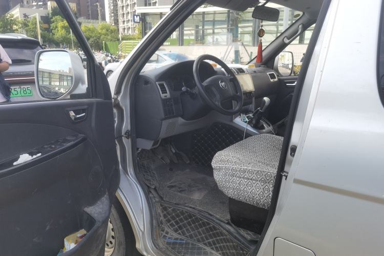Used Foton Scenic G5 2022 2.0L Gasoline Commercial Version Open-Window 5/6-Seater 1TZS Interior 3