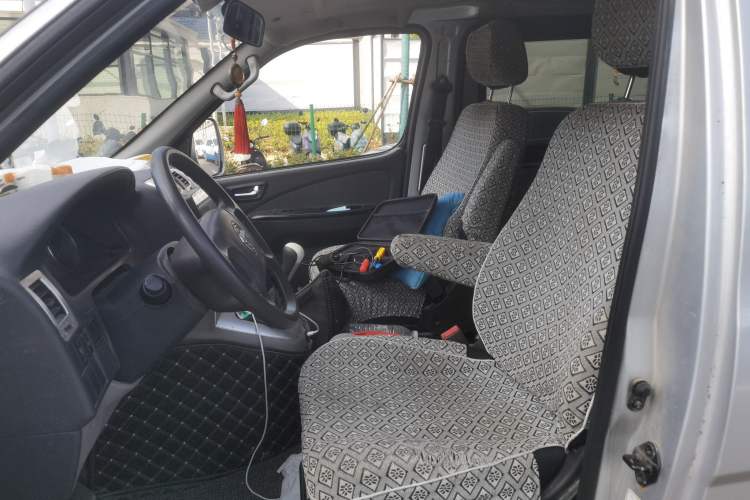 Used Foton Scenic G5 2022 2.0L Gasoline Commercial Version Open-Window 5/6-Seater 1TZS Left Front Seat