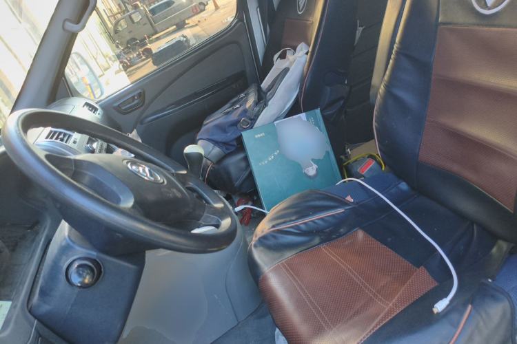 Used Foton Scenic G5 2022 2.0L Gasoline Commercial Version Open-Window 5/6-Seater 1TZS Left Front Seat