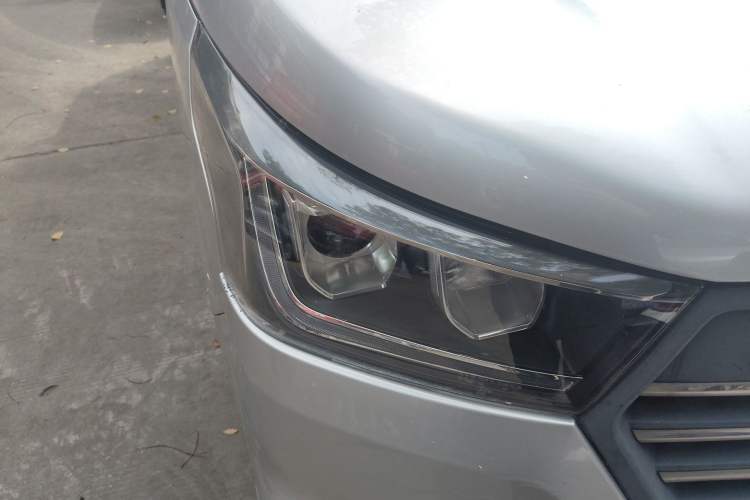Used Foton Scenic G5 2022 2.0T Diesel Business & Travel Van 7/9 Seats 4F20TC3 Right Front Headlight