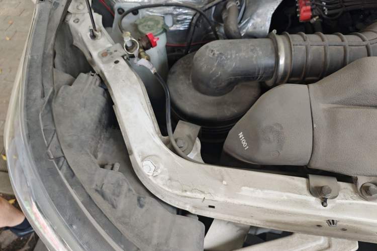 Used Foton Scenic G5 2022 2.0L Gasoline Commercial Version Open-Window 5/6-Seater 1TZS Engine Bay Right