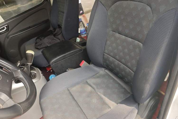 Used Foton Scenic G5 2022 2.0L Gasoline Commercial Version Open-Window 5/6-Seater 1TZS Left Front Seat