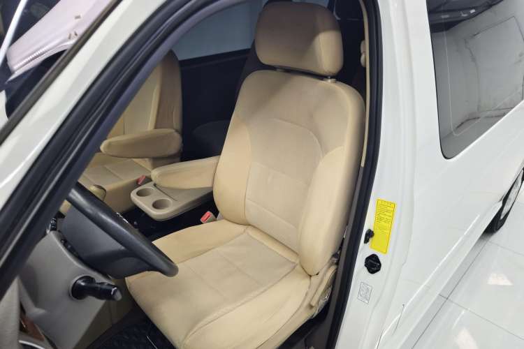 Used Foton Scenic G5 2022 2.0T Diesel Business & Travel Van 7/9 Seats 4F20TC3 Left Front Seat