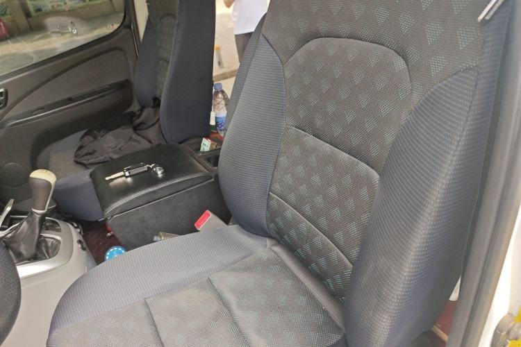 Used Foton Scenic G5 2022 2.0L Gasoline Commercial Version Open-Window 5/6-Seater 1TZS Left Rear Seat
