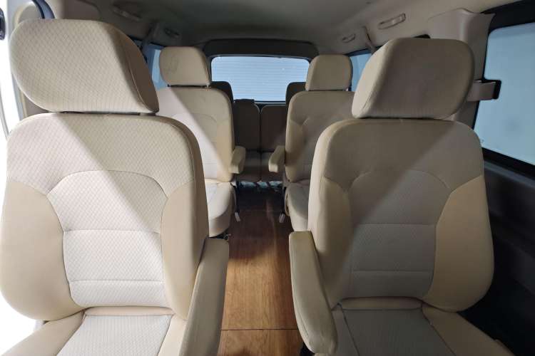 Used Foton Scenic G5 2022 2.0T Diesel Business & Travel Van 7/9 Seats 4F20TC3 Left Rear Seat