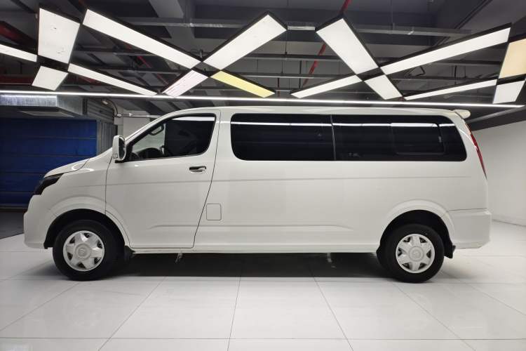 Used Foton Scenic G5 2022 2.0T Diesel Business & Travel Van 7/9 Seats 4F20TC3 Left Side