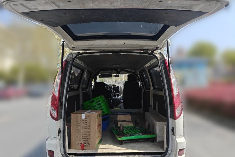 Used Foton Scenic G5 2022 2.0T Diesel Commercial Version Standard Window 5/6 Seats 4F20TC3 Trunk