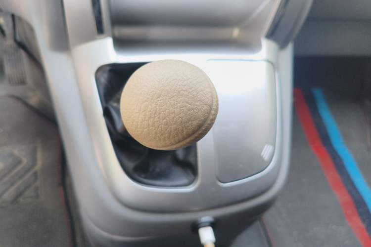 Used Foton Scenic G5 2023 2.0L Gasoline Commercial Version Open-Window 10-Seater 1TZS Gear Lever