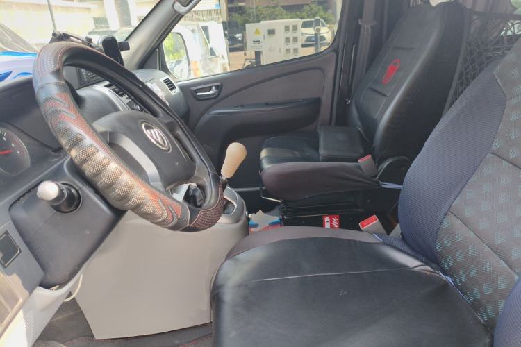 Used Foton Scenic G5 2023 2.0L Gasoline Commercial Version Open-Window 10-Seater 1TZS Left Front Seat