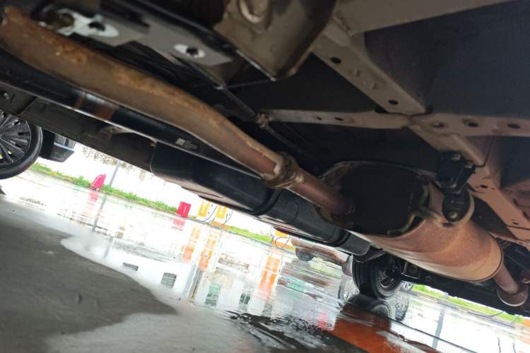 Used Foton Scenic G5 2023 2.0L Gasoline Commercial Version Open-Window 5/6-Seater 1TZS Chassis Rear Right